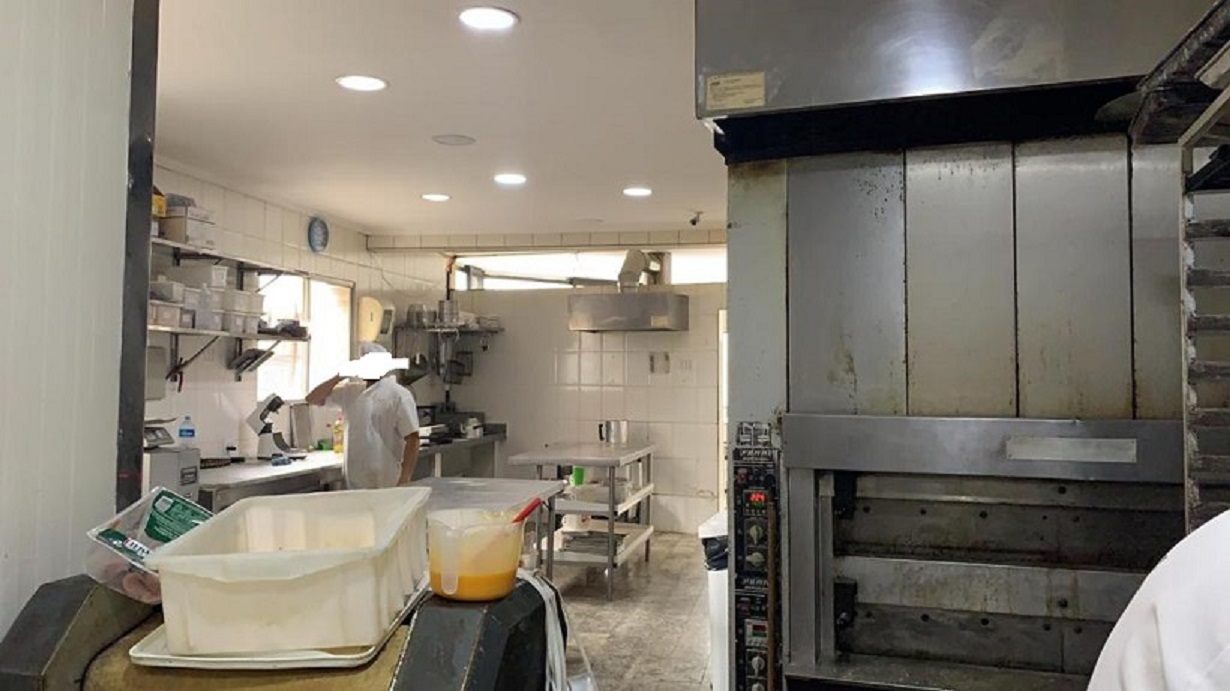 Ref:1140-Padaria -(Mov. R$ 270 mil- crescente) – Px. Metrô Pça. Árvore.